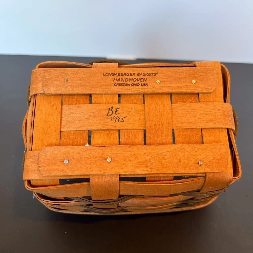 Longaberger Small Key Basket with Heartland Green Accent Weaves